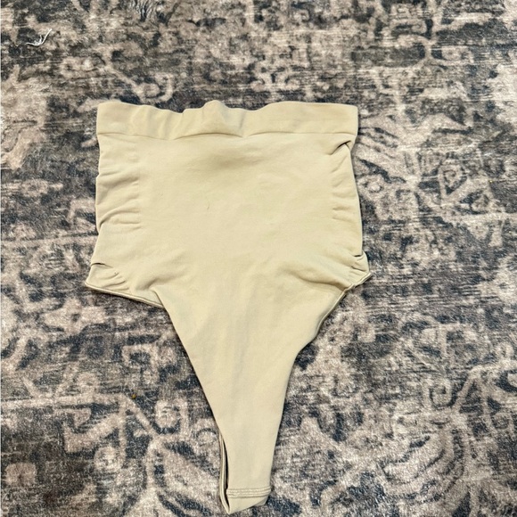 SKIMS High-Waist shape wear Panties in Beige thang size xl - Picture 1 of 5
